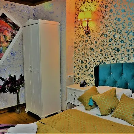 Отель The Trip Old