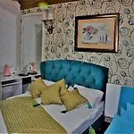 Hotel The Trip Old